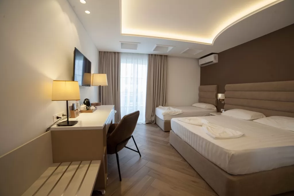 Grand Blu Fa-Fa TRPL 4.jpg